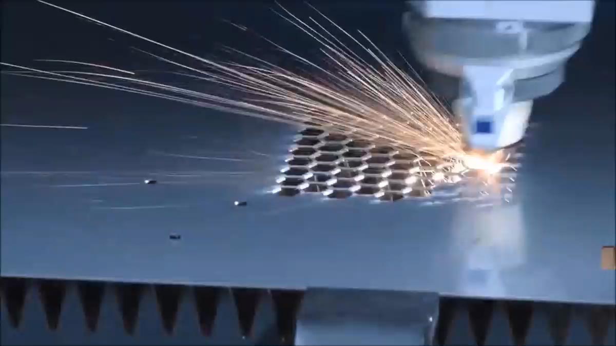 Laserskæring af komponenter til industrivirksomheder