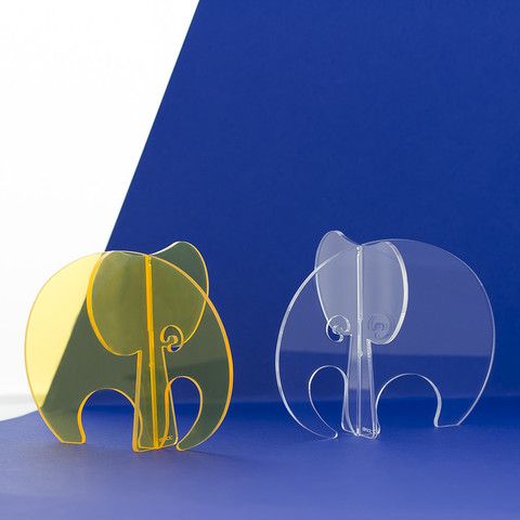 Elefanter i plexiglas
